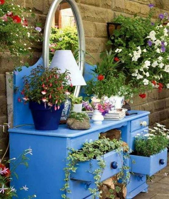 reuse recycle outdoor furniture 