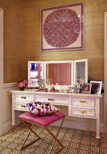 bedroom wall decorating make up table