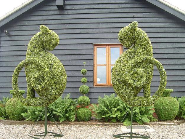 creative topiary themes unique yard decorations