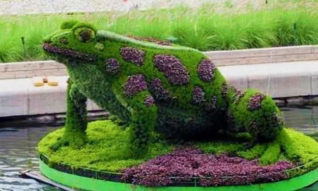 creative topiary themes unique yard decorations