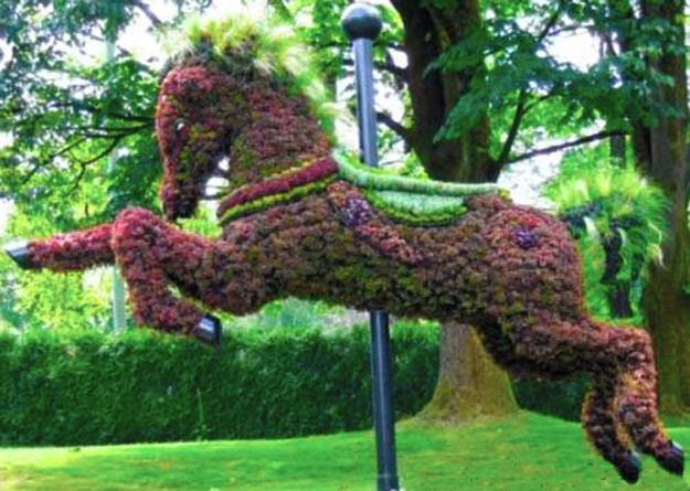creative topiary themes unique yard decorations