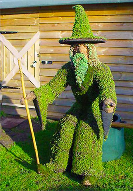 magician topiary design