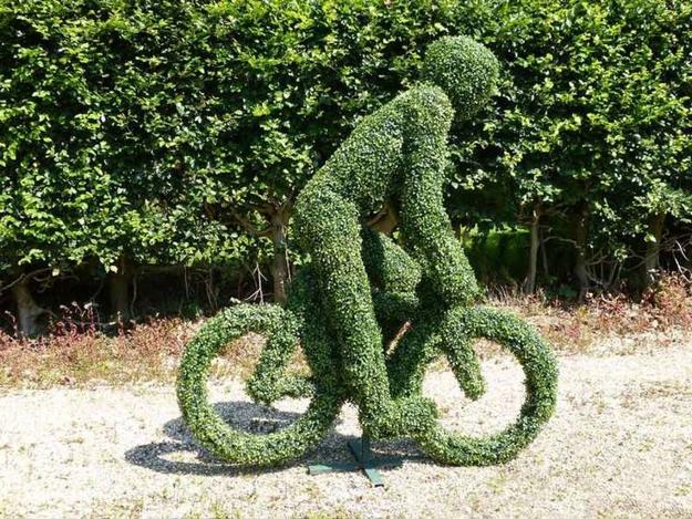 creative topiary themes unique yard decorations