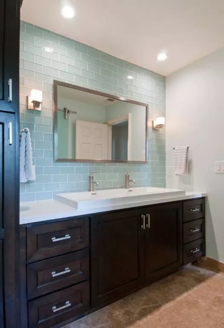glass tiles modern bathroom design remodeling ideas