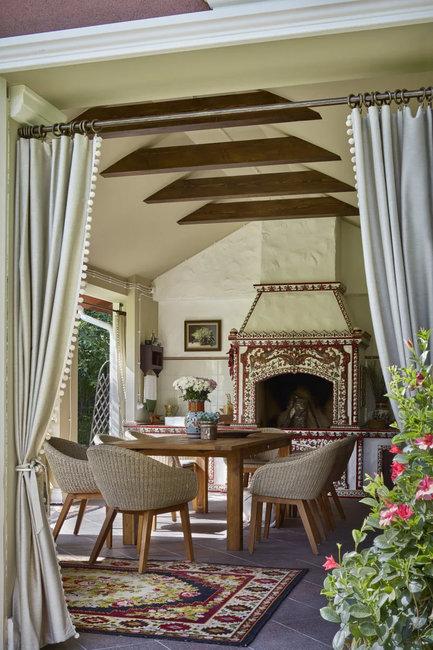 modern interiors beautiful ceilings