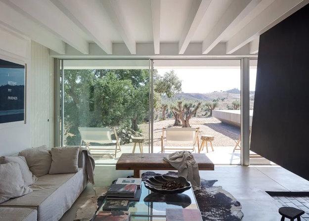 modern interiors beautiful ceilings