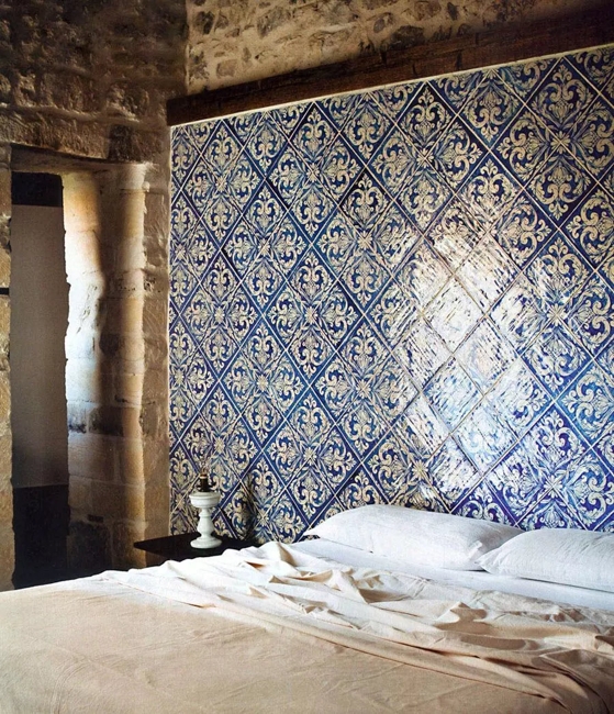 bedroom design tiled wall