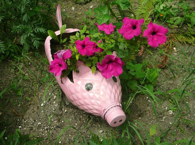 diy plastic garden decorations planters