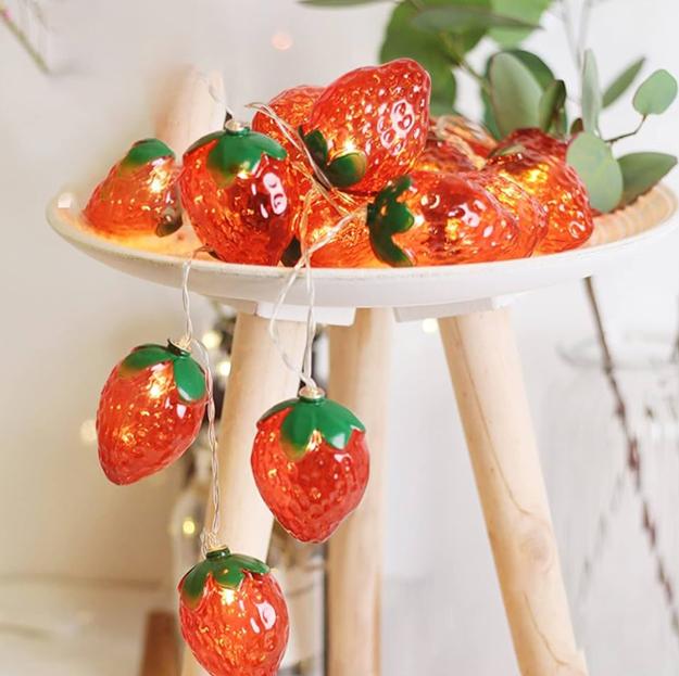 berry inspired table decor ideas