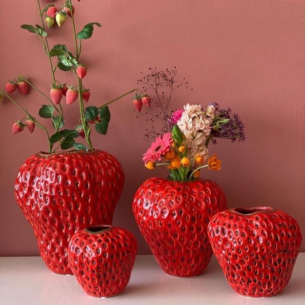 berry inspired table decor ideas