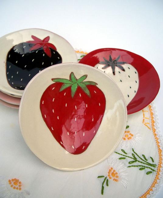 berry inspired table decor ideas