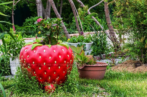 red planter garden decorations