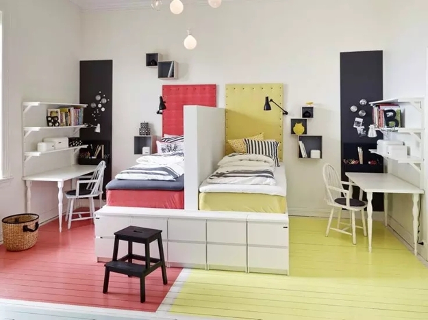two beds space divider