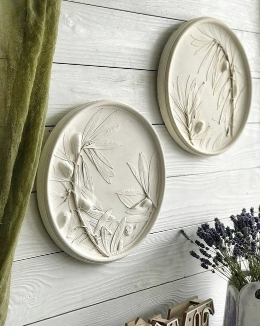 surprising items quirky wall decorating