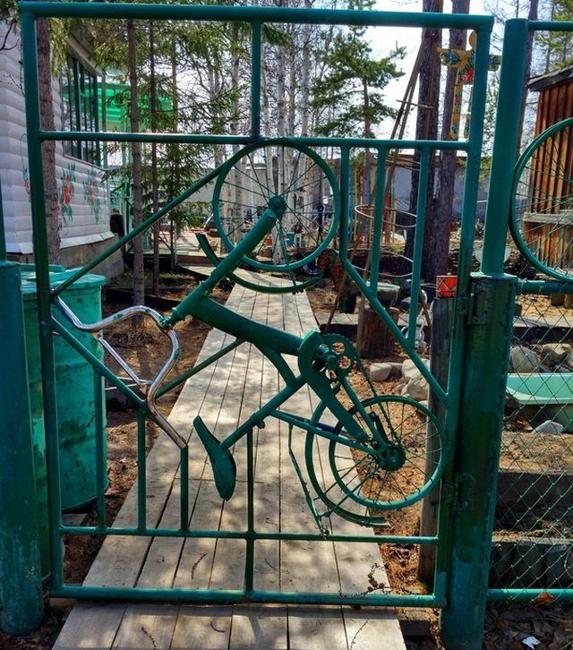 metal wheel DIY decorating ideas