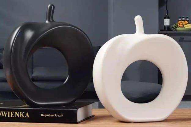 apple black white table decorations