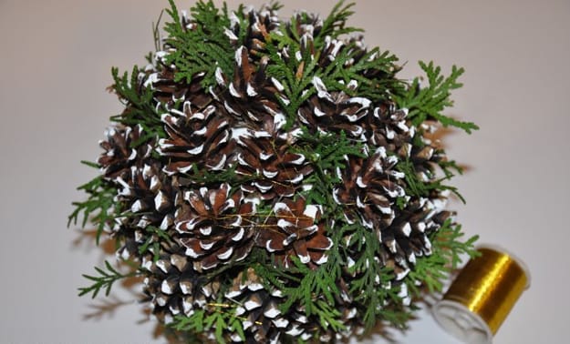 how to make pine cone topiary tutorial