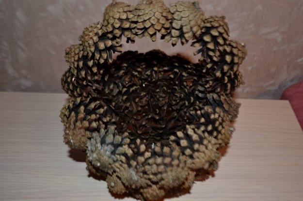 diy pinecone basket tutorial