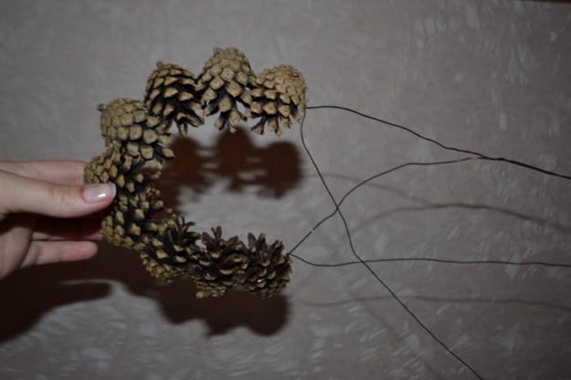 diy pinecone basket tutorial
