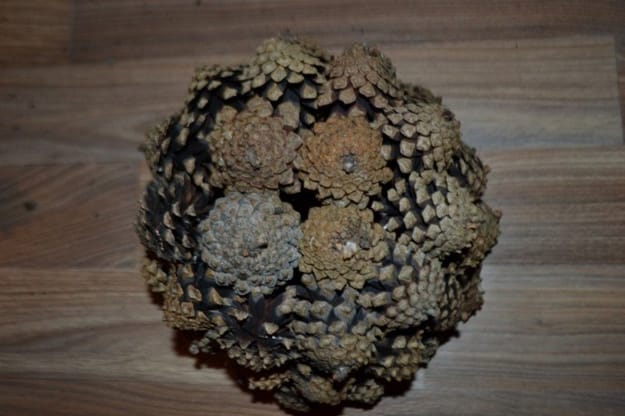 diy pinecone basket tutorial