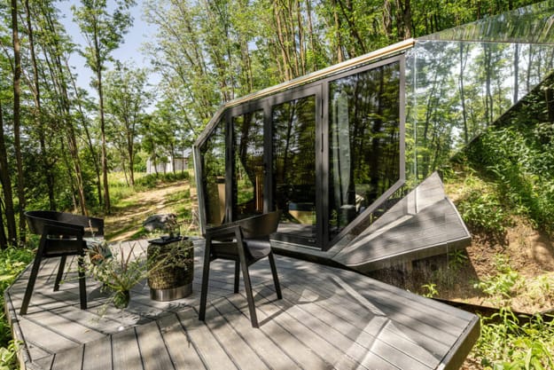 mirrored exterior wall design