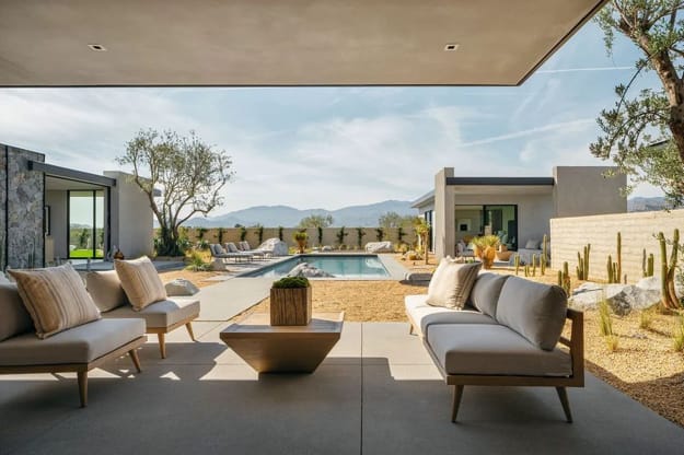 outdoor living room furniture