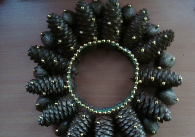 how to make pine cone decorations tutorial
