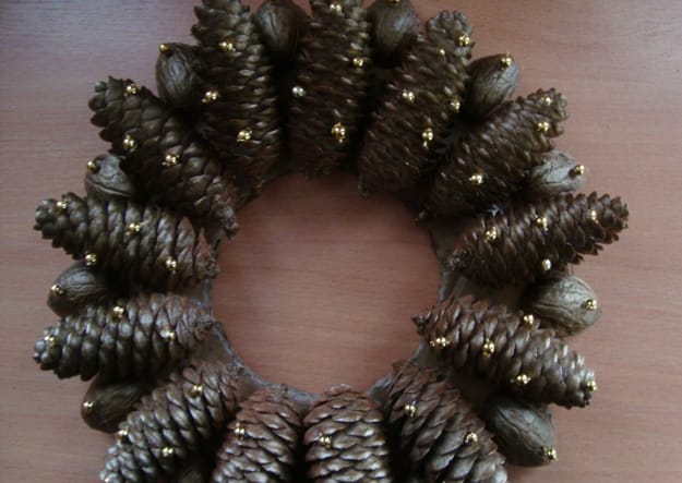 how to make pine cone decorations tutorial