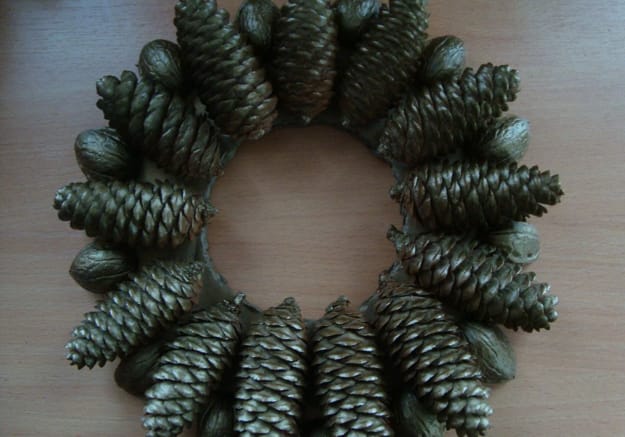 how to make pine cone decorations tutorial