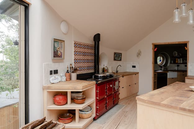 round wall interior design