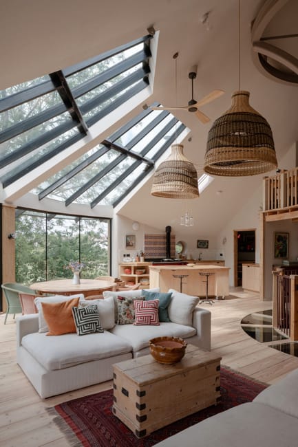round wall interior design