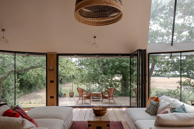 round wall interior design