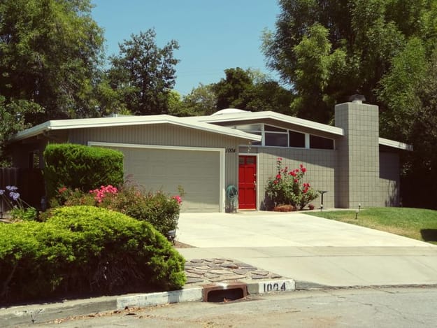accent door color mid century modern color trends