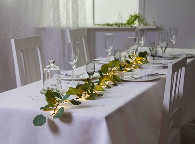 green colors leaf patterns party table setting ideas