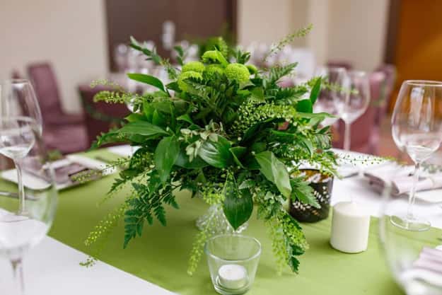 green colors leaf patterns party table setting ideas