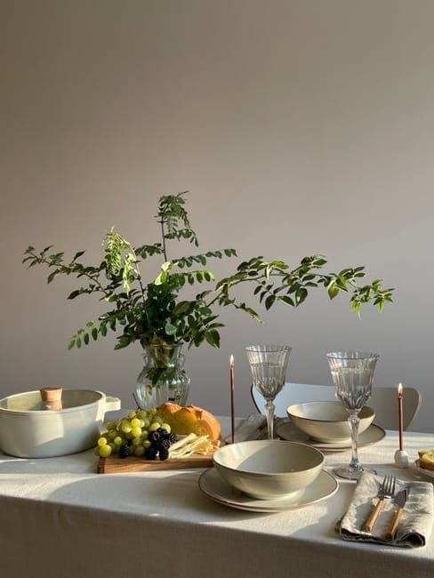 green colors leaf patterns party table setting ideas