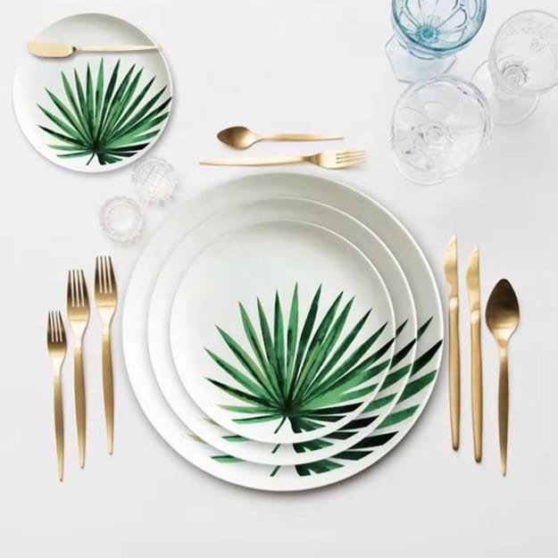 table setting ideas green leaf plates