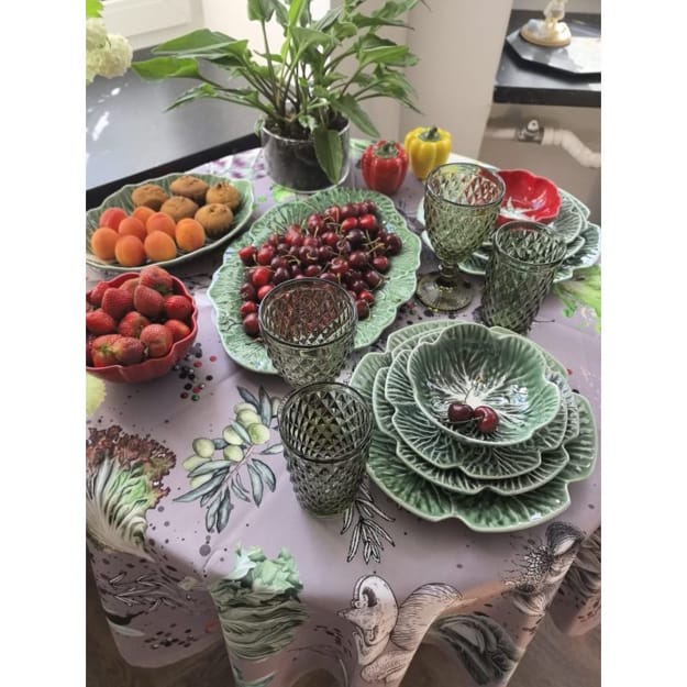 green colors leaf patterns party table setting ideas