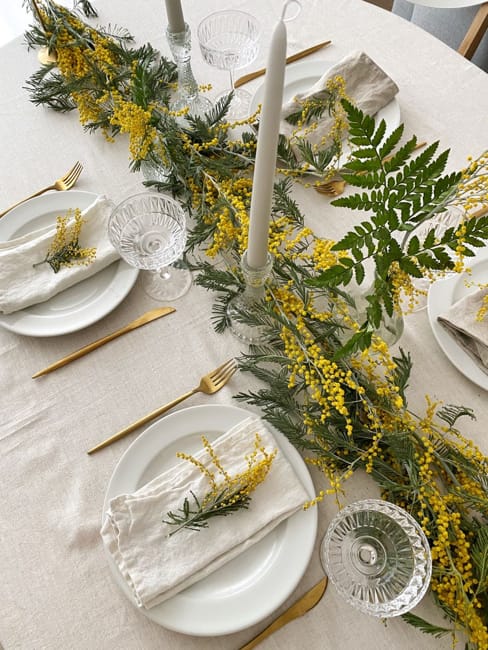 green colors leaf patterns party table setting ideas