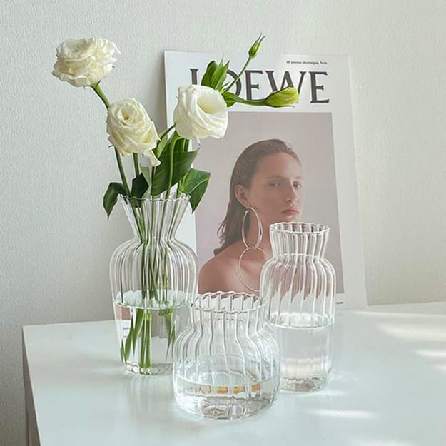 flower arrangement glass vases
