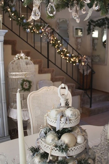 winter table centerpiece idea