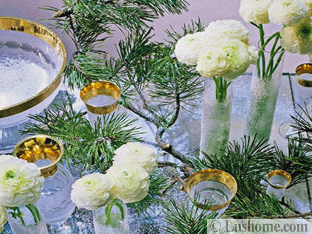 white gold color scheme table decoration