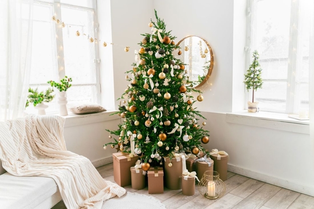 golden decorations winter holiday decorating themes