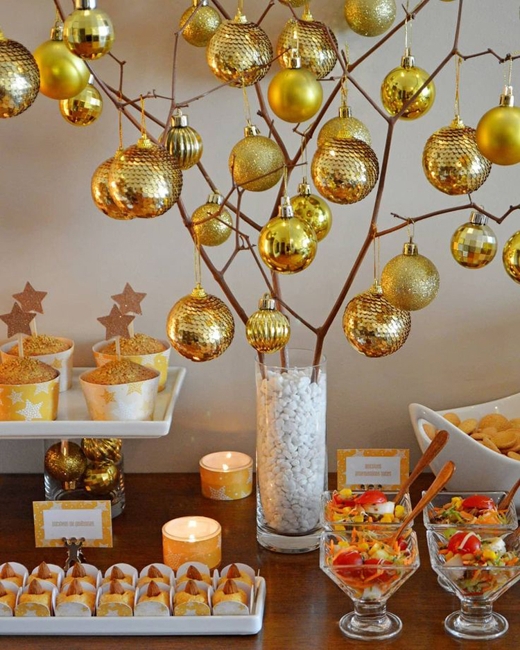 golden balls table centerpiece idea
