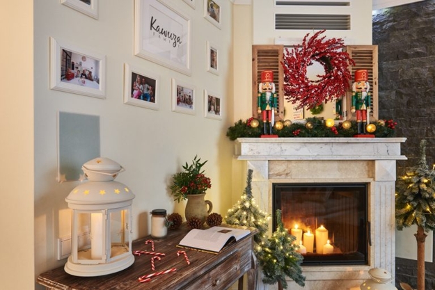 golden decorations winter holiday decorating themes