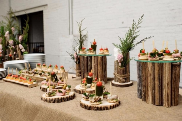 wooden accents table decorations centerpiece ideas