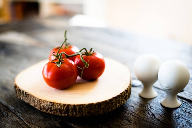 wooden accents table decorations centerpiece ideas