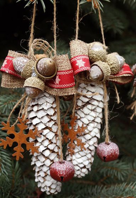 pine cones acorns ornaments