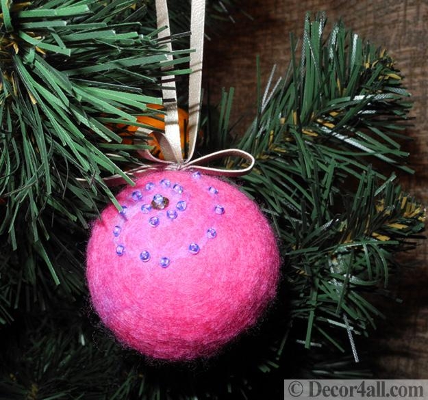 pink color winter holiday decor ideas