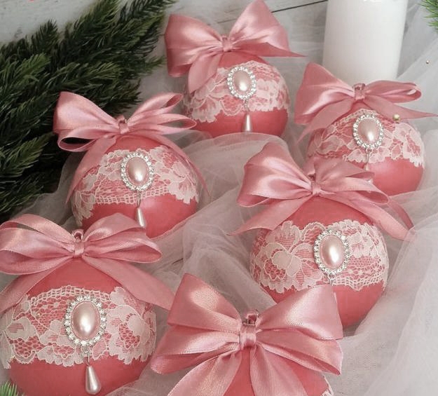 pink color winter holiday decor ideas